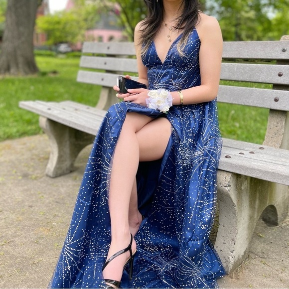 Windsor Dresses & Skirts - Womens Royal Blue V-neck Glitter Hi-cut Slit Prom Dress
